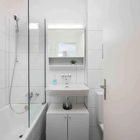 Urban Oasis With Queen Bed And View Be-32 Apartment Zurich